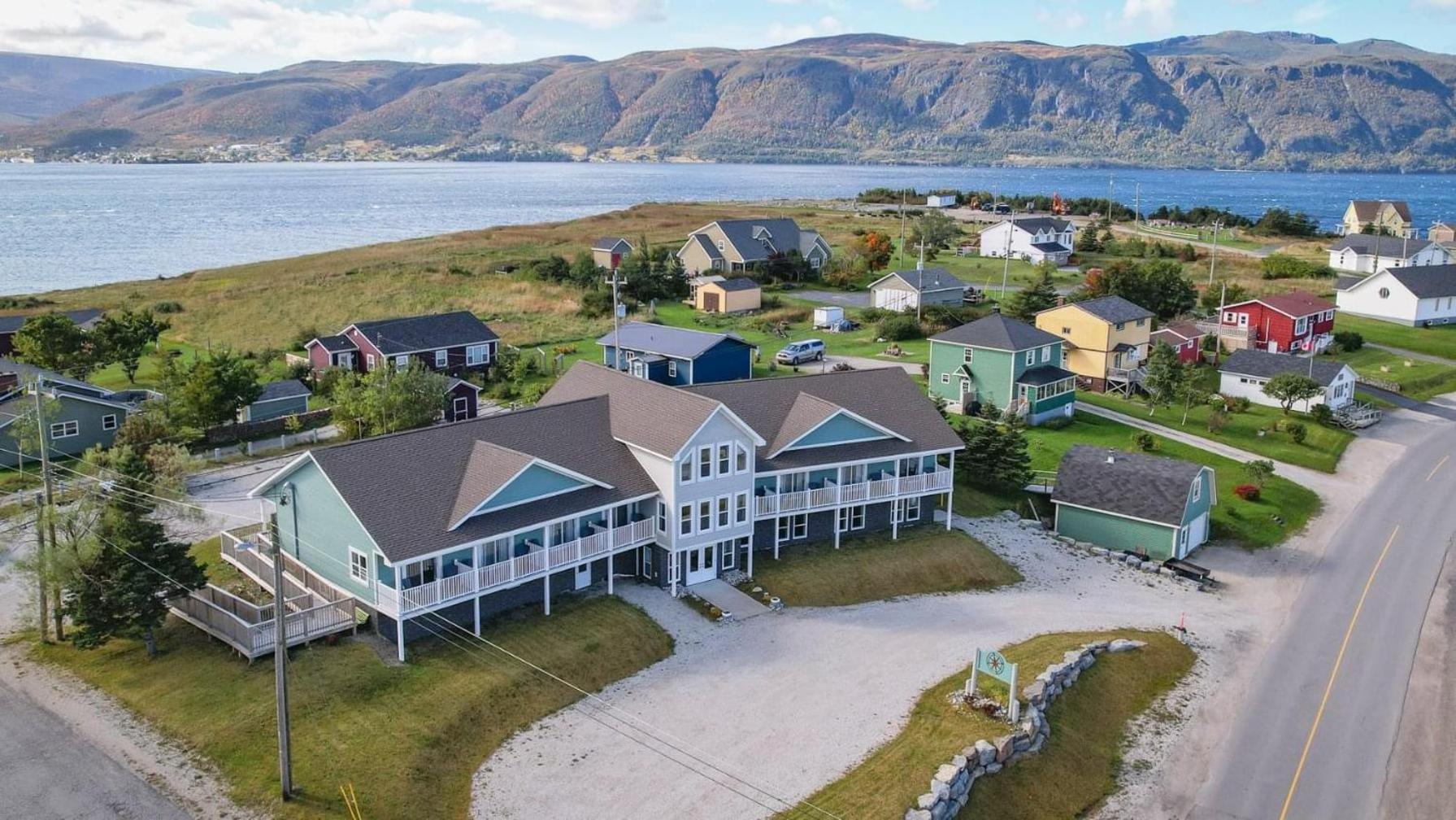 The Tides Inn Norris Point 外观 照片